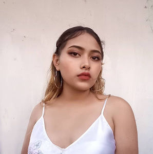 Meet your Posher, Isabel